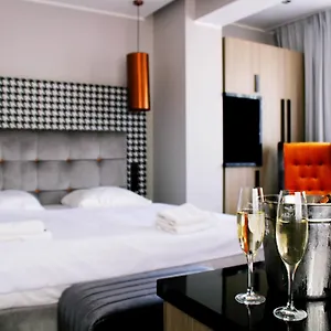 Hotel Pomaranczowa Plaza